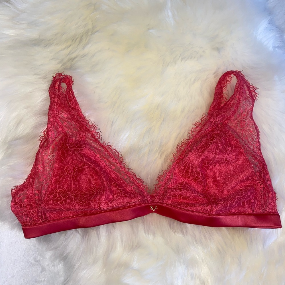 Victorias Secret Bra - NEW WITH TAGS